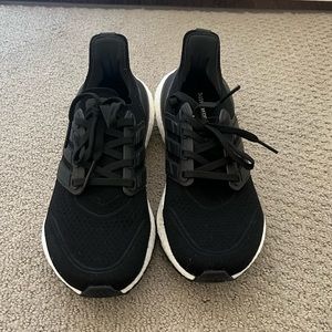 Adidas Women’s Ultraboost 21 in black